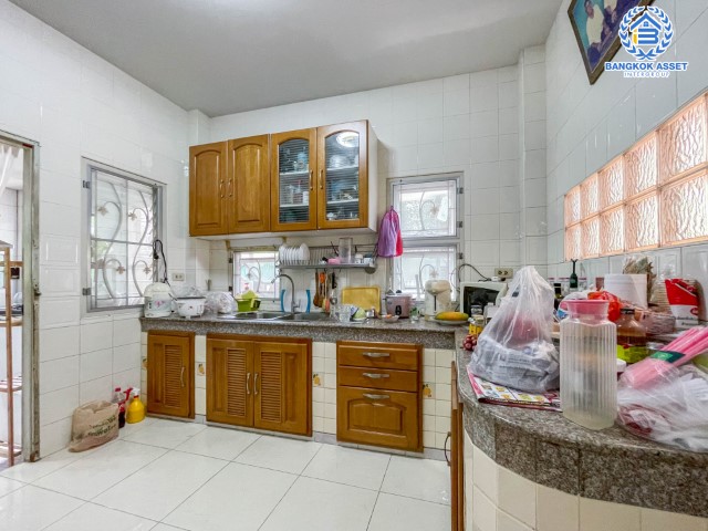 *****บ้านเดี่ยวมือสองย่านนนทบุรี ม.กาญจนาลักษณ์5 กาญจนาฯ เนื้อที่ 56 ตร.ว. ฟังก์ชันครบ 3 ห้องนอน 3 ห้องน้ำ 2 ที่จอดรถ บ้านเดี่ยวต่อเติมเต็ม พร้อมอยู่ บนทำเลคุณภาพ เชื่อมต่อถ.กาญจนาภิเษก ใกล้รถไฟฟ้าสายสีม่วง "สถานีตลาดบางใหญ่" และทางด่วน "ศรีรัช" ห้ามพลาด!